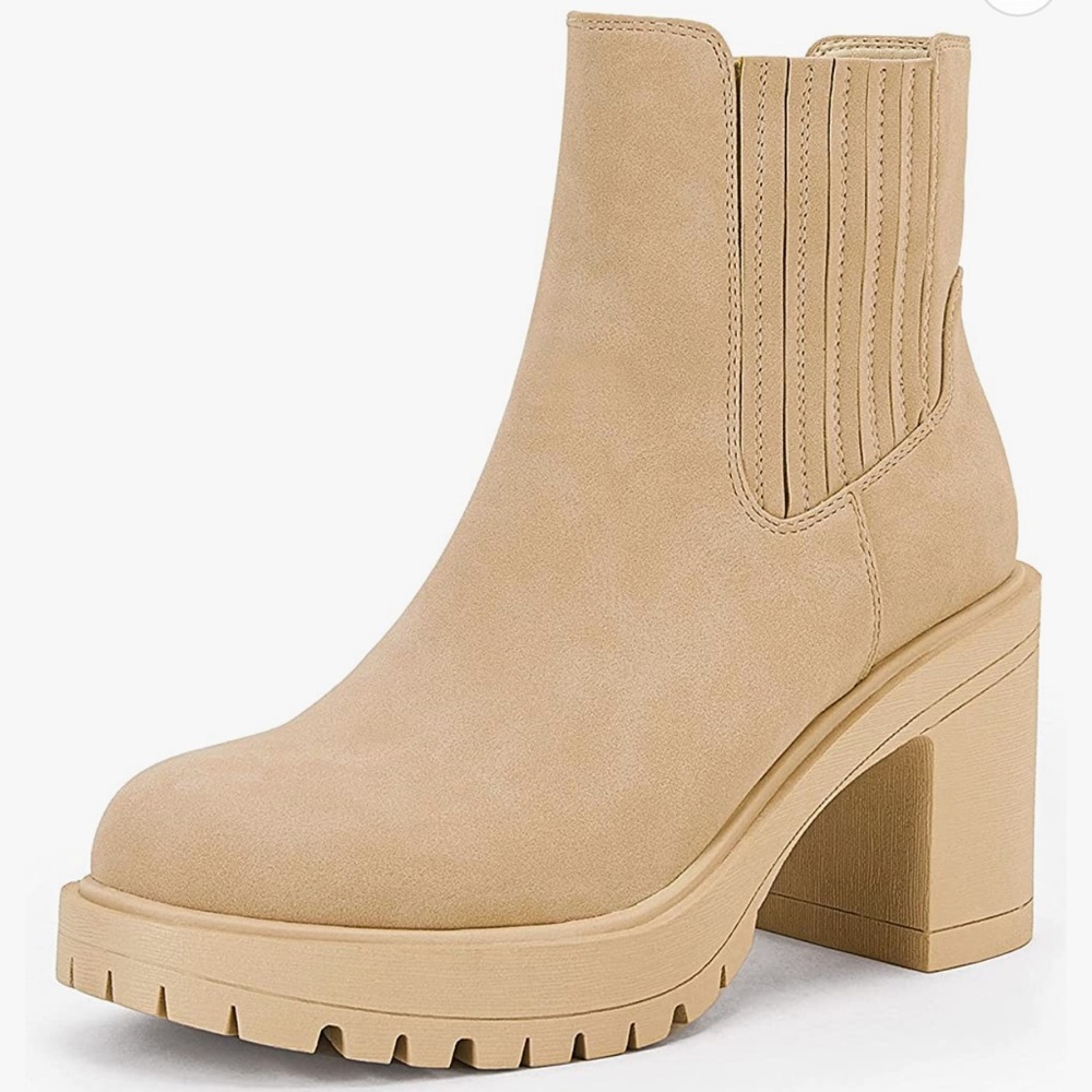 Brand new size 7 women’s boots